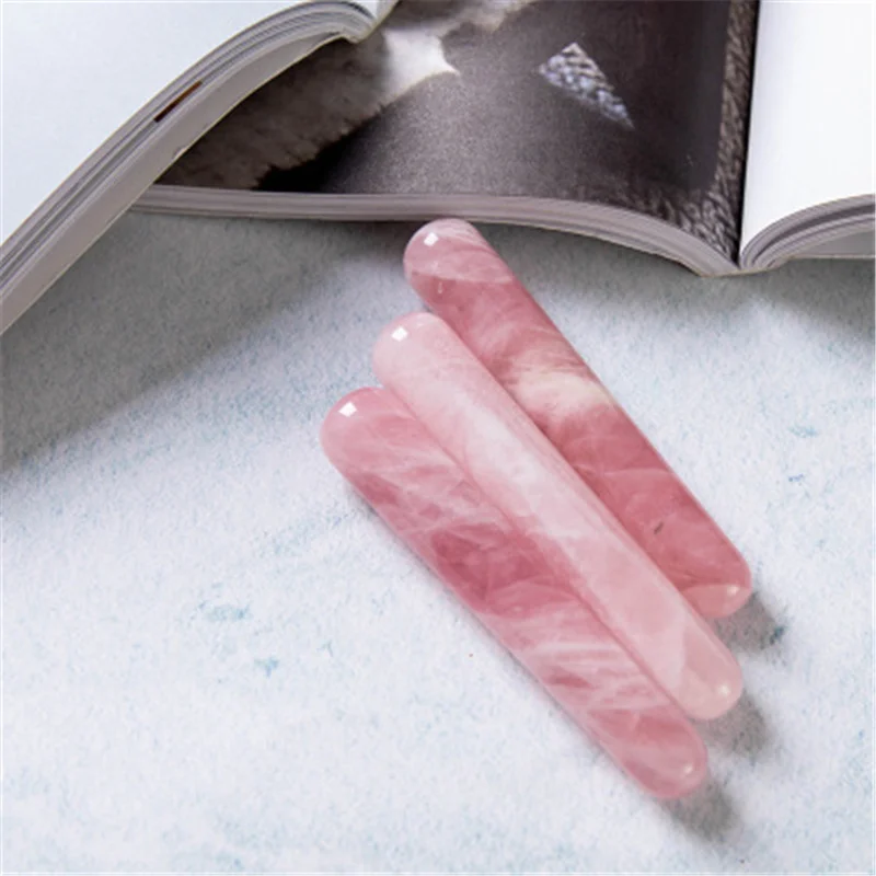 Zdjęcie produktu z kategorii wibratorów różdżek (magic wand) - Natural Rose Quartz Yoni Wands