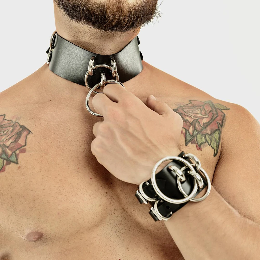 Zdjęcie produktu z kategorii odzieży erotycznej dla mężczyzn - PU Leather Men Harness Handcuffs